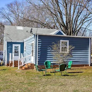 Private House Mins To Maymont Park, Trails & Vcu! Holiday home Richmond