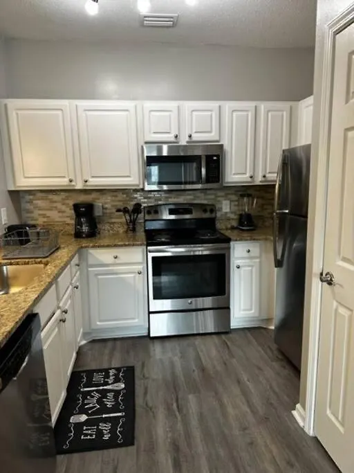 Extravagant 2 Br/2 Ba Apartment Savannah